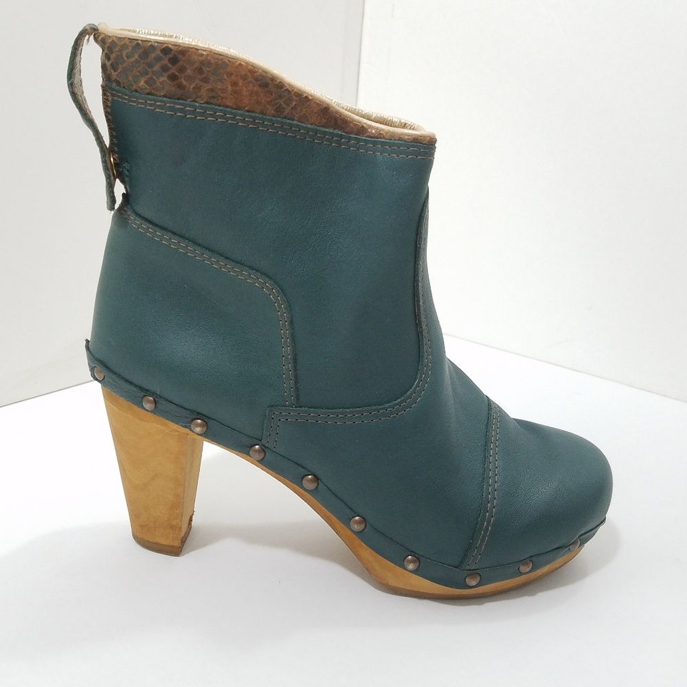 Sanita jade ankle bootie wood clog size 37 or 6